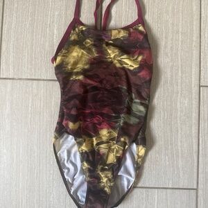 Arena training suit size 32